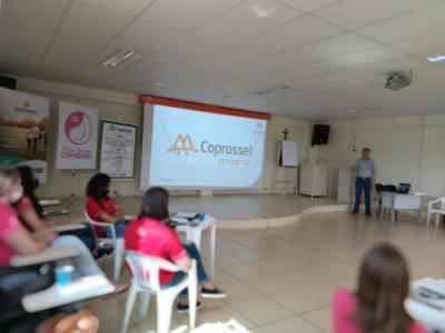 Coprossel explica as diretrizes e Ã¡reas estratÃ©gicas da cooperativa para mulheres do PDLF 